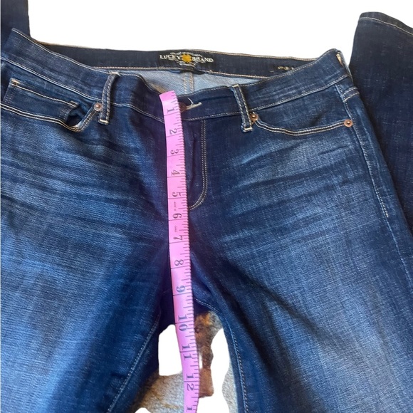 Lucky Brand ladies Sweet Boot jeans like new 8/29 32 length - Picture 7 of 9